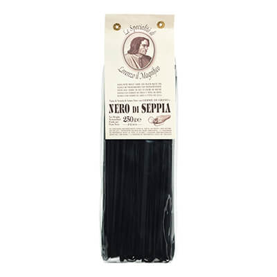 Zur Produktseite von Schwarze Linguine mit Tintenfischtinte von Magnifico, 250 g Schwarze Linguine mit Tintenfischtinte von Magnifico, 250 g