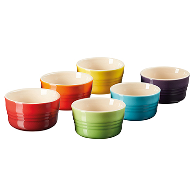 Zur Produktseite von Le Creuset Mini Förmchen 6er-Set Regenbogen, je 100 ml Le Creuset Mini Förmchen 6er-Set Regenbogen, je 100 ml