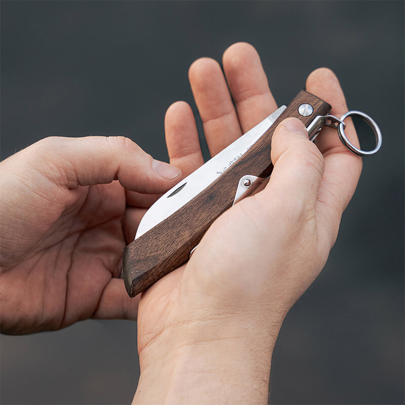 Carbonstahl Taschenmesser IBEX 100 mm nicht rostfrei, Griff Schwarznuss von Windmühlenmesser weitere Ansicht Carbonstahl Taschenmesser IBEX 100 mm nicht rostfrei, Griff Schwarznuss von Windmühlenmesser