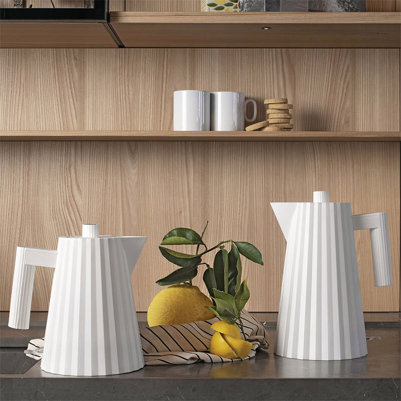 Alessi Plissé elektrischer Wasserkocher weiß, 1,7 L weitere Ansicht Alessi Plissé elektrischer Wasserkocher weiß, 1,7 L