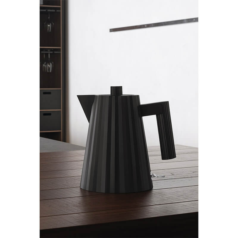 Alessi Plissé elektrischer Wasserkocher schwarz, 1,0 L weitere Ansicht Alessi Plissé elektrischer Wasserkocher schwarz, 1,0 L