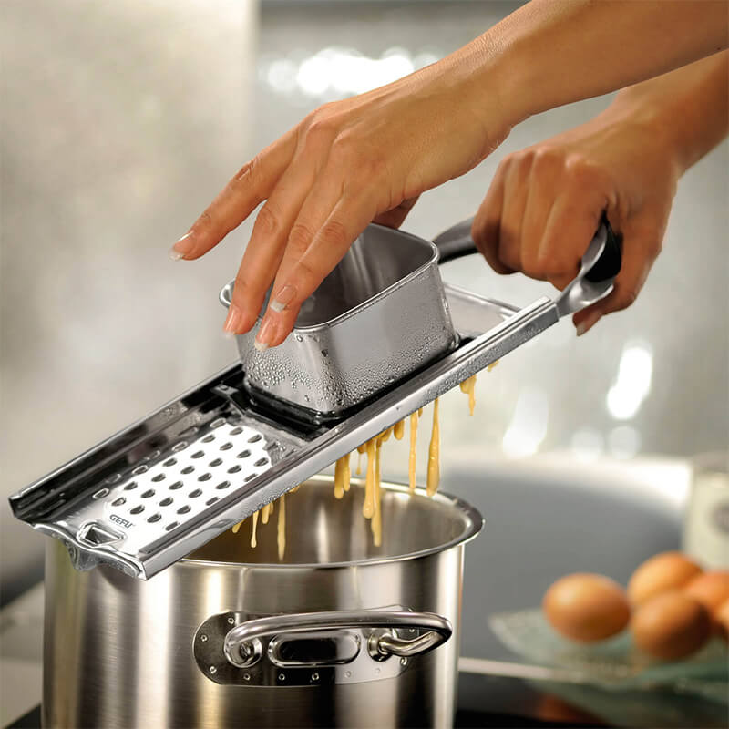 GEFU Spätzlehobel Edelstahl Tradizione, für lange Spätzle weitere Ansicht GEFU Spätzlehobel Edelstahl Tradizione, für lange Spätzle