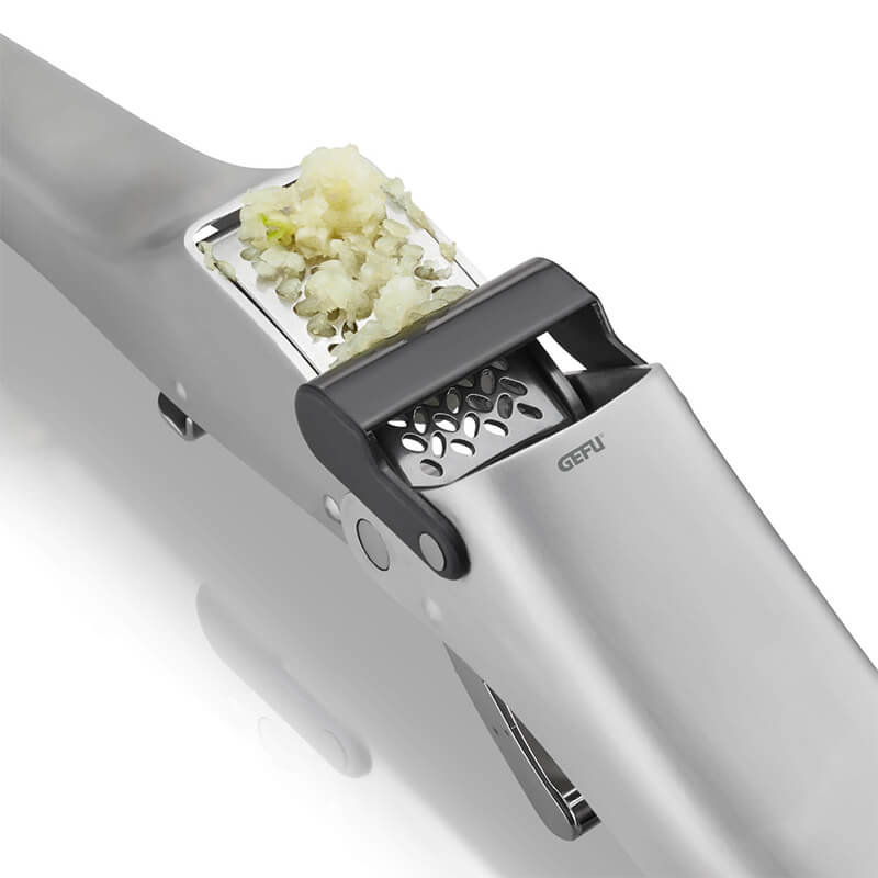 GEFU Knoblauchpresse Garlico aus Edelstahl & Kunststoff weitere Ansicht GEFU Knoblauchpresse Garlico aus Edelstahl & Kunststoff