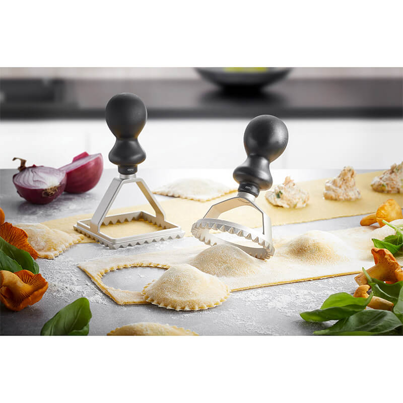 GEFU Ravioliausstecher Liguri 7 cm aus Guss & Kunststoff, eckig weitere Ansicht GEFU Ravioliausstecher Liguri 7 cm aus Guss & Kunststoff, eckig