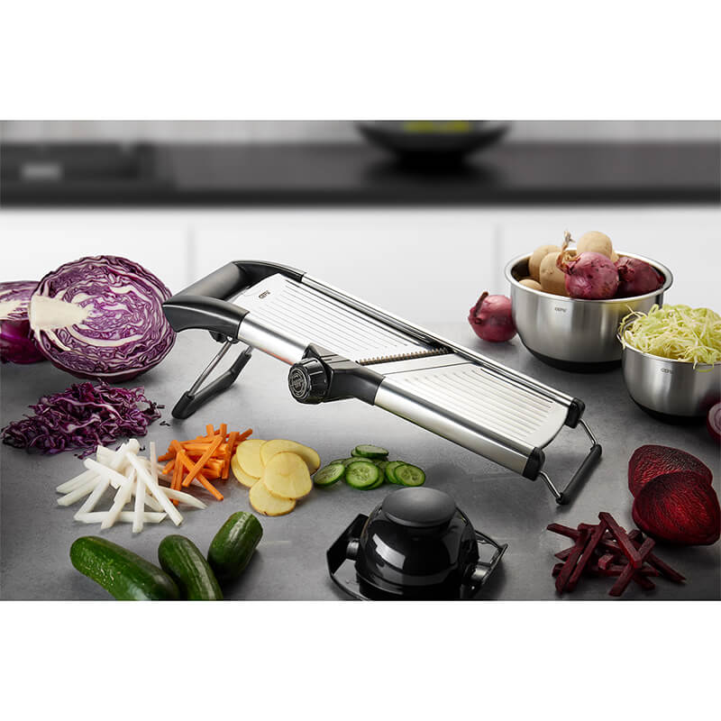 GEFU Gourmet-Hobel Volari aus Edelstahl & Kunststoff mit Sicherheits-Restehalter weitere Ansicht GEFU Gourmet-Hobel Volari aus Edelstahl & Kunststoff mit Sicherheits-Restehalter