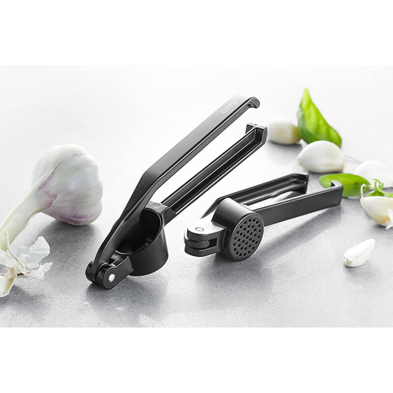 GEFU Knoblauchpresse Presso aus Aluminium, schwarz beschichtet weitere Ansicht GEFU Knoblauchpresse Presso aus Aluminium, schwarz beschichtet