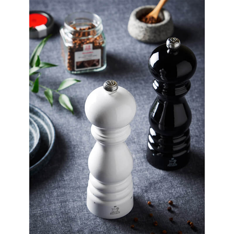 Peugeot Paris manuelle Pfeffermühle aus Holz mit u'Select-System schwarz lackiert, 22 cm weitere Ansicht Peugeot Paris manuelle Pfeffermühle aus Holz mit u'Select-System schwarz lackiert, 22 cm