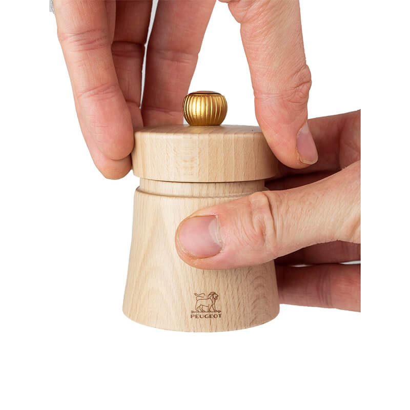 Peugeot Baya manuelle Salzmühle aus Holz natur, 8 cm weitere Ansicht Peugeot Baya manuelle Salzmühle aus Holz natur, 8 cm