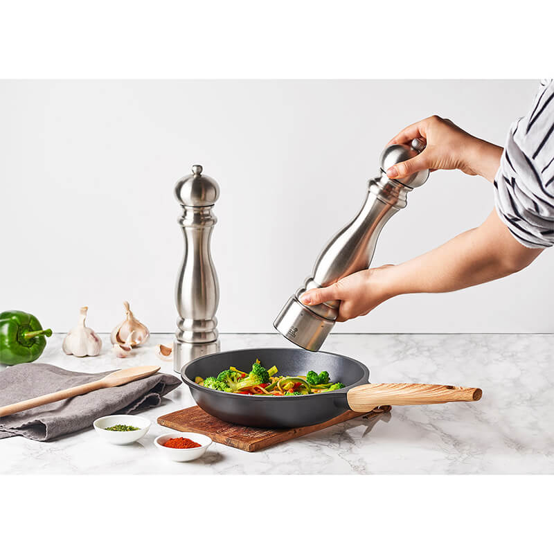 Peugeot Paris Chef manuelle Salzmühle aus Edelstahl mit u'Select-System, 22 cm weitere Ansicht Peugeot Paris Chef manuelle Salzmühle aus Edelstahl mit u'Select-System, 22 cm