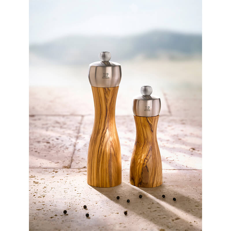 Peugeot Fidji manuelle Pfeffermühle aus Olivenholz & Edelstahl, 20 cm weitere Ansicht Peugeot Fidji manuelle Pfeffermühle aus Olivenholz & Edelstahl, 20 cm