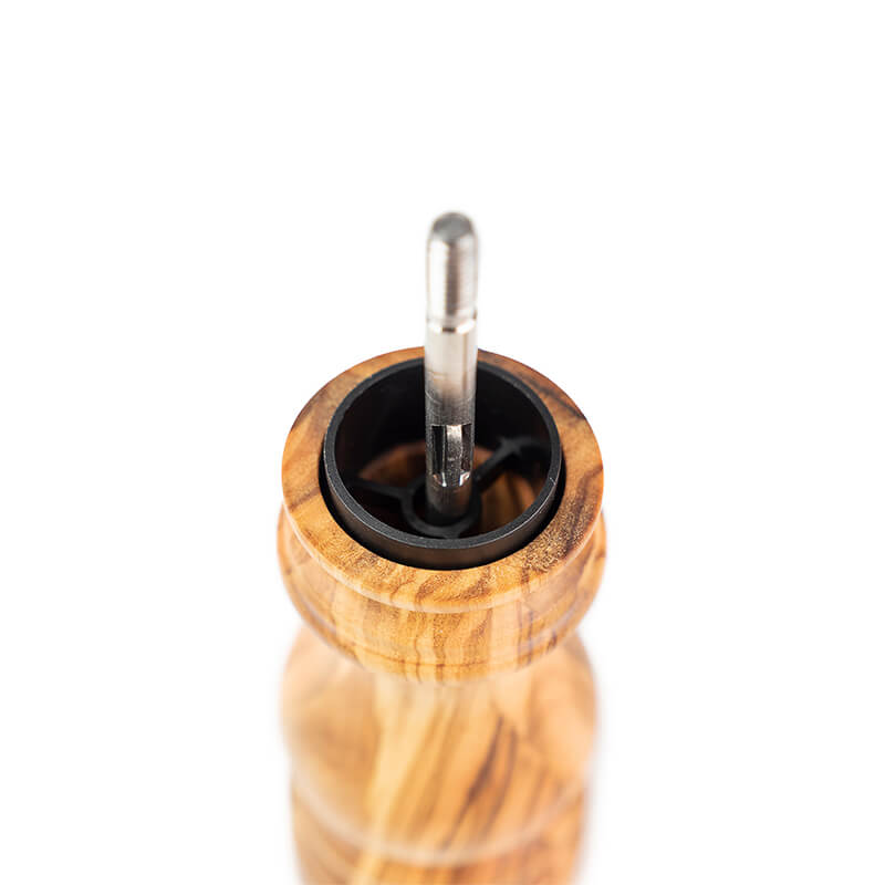 Peugeot Paris manuelle Pfeffermühle aus Olivenholz, 18 cm weitere Ansicht Peugeot Paris manuelle Pfeffermühle aus Olivenholz, 18 cm