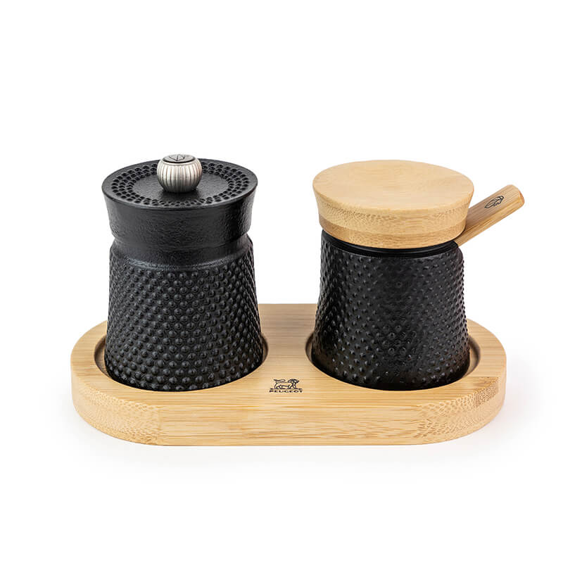 Peugeot Bali Pfeffermühle & Salzschälchen aus Gusseisen mit Holzdeckel & Löffel aus als Geschenkbox weitere Ansicht Peugeot Bali Pfeffermühle & Salzschälchen aus Gusseisen mit Holzdeckel & Löffel aus als Geschenkbox