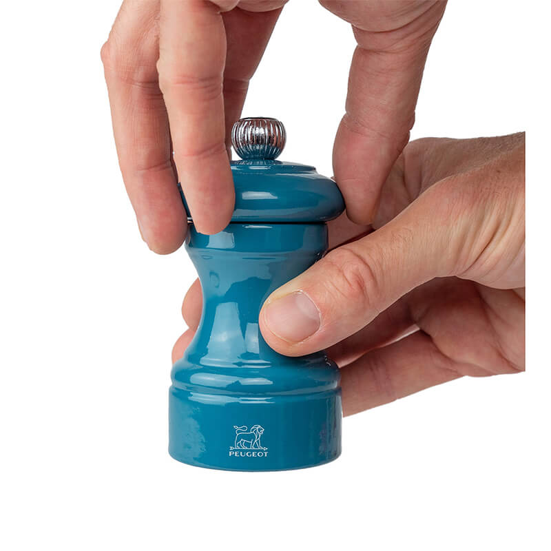 Peugeot Bistro manuelle Pfeffermühle aus Holz, lackiert pazifikblau, 10 cm weitere Ansicht Peugeot Bistro manuelle Pfeffermühle aus Holz, lackiert pazifikblau, 10 cm