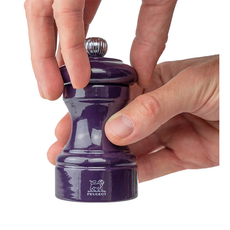 Peugeot Bistro manuelle Pfeffermühle aus Holz, lackiert aubergine, 10 cm weitere Ansicht Peugeot Bistro manuelle Pfeffermühle aus Holz, lackiert aubergine, 10 cm
