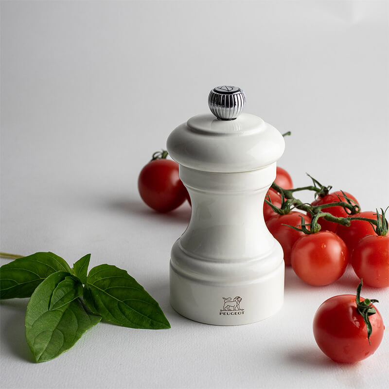 Peugeot Bistro manuelle Pfeffermühle aus Holz, lackiert elfenbein, 10 cm weitere Ansicht Peugeot Bistro manuelle Pfeffermühle aus Holz, lackiert elfenbein, 10 cm