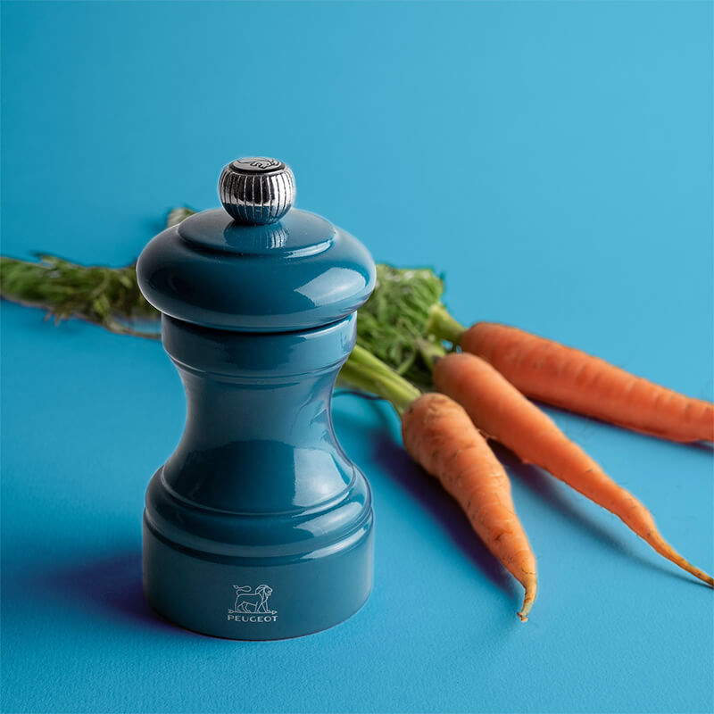 Peugeot Bistro manuelle Salzmühle aus Holz, lackiert pazifikblau, 10 cm weitere Ansicht Peugeot Bistro manuelle Salzmühle aus Holz, lackiert pazifikblau, 10 cm