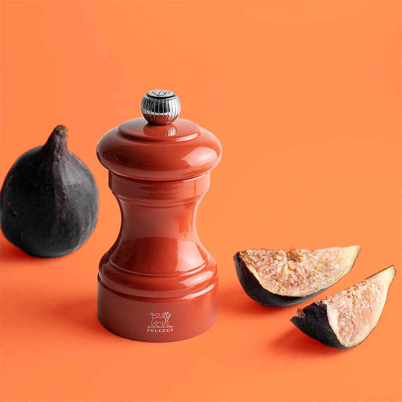 Peugeot Bistro manuelle Salzmühle aus Holz, lackiert terracotta, 10 cm