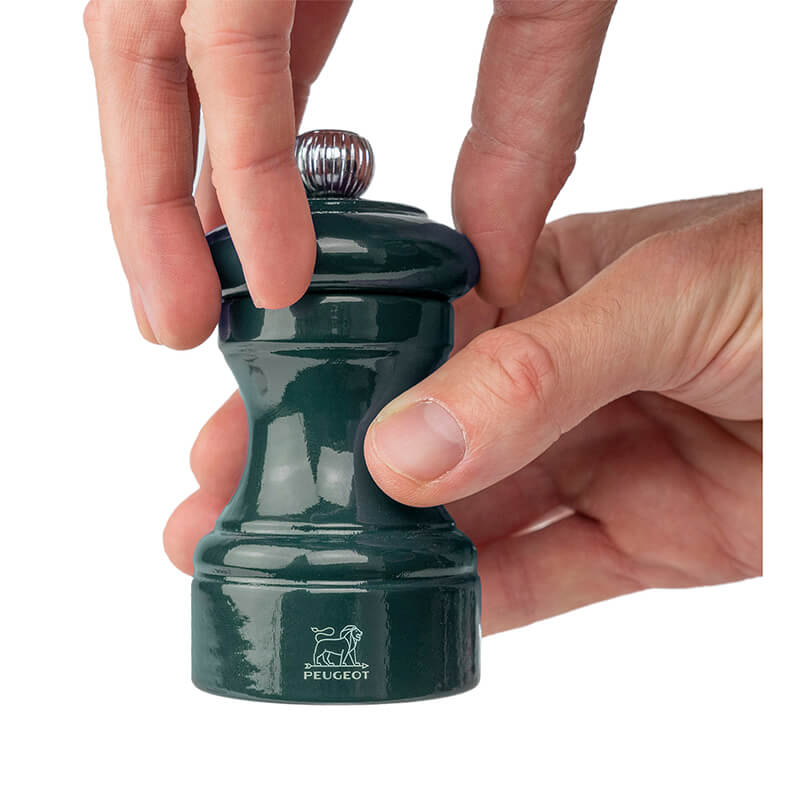 Peugeot Bistro manuelle Pfeffermühle aus Holz, lackiert dunkelgrün, 10 cm weitere Ansicht Peugeot Bistro manuelle Pfeffermühle aus Holz, lackiert dunkelgrün, 10 cm