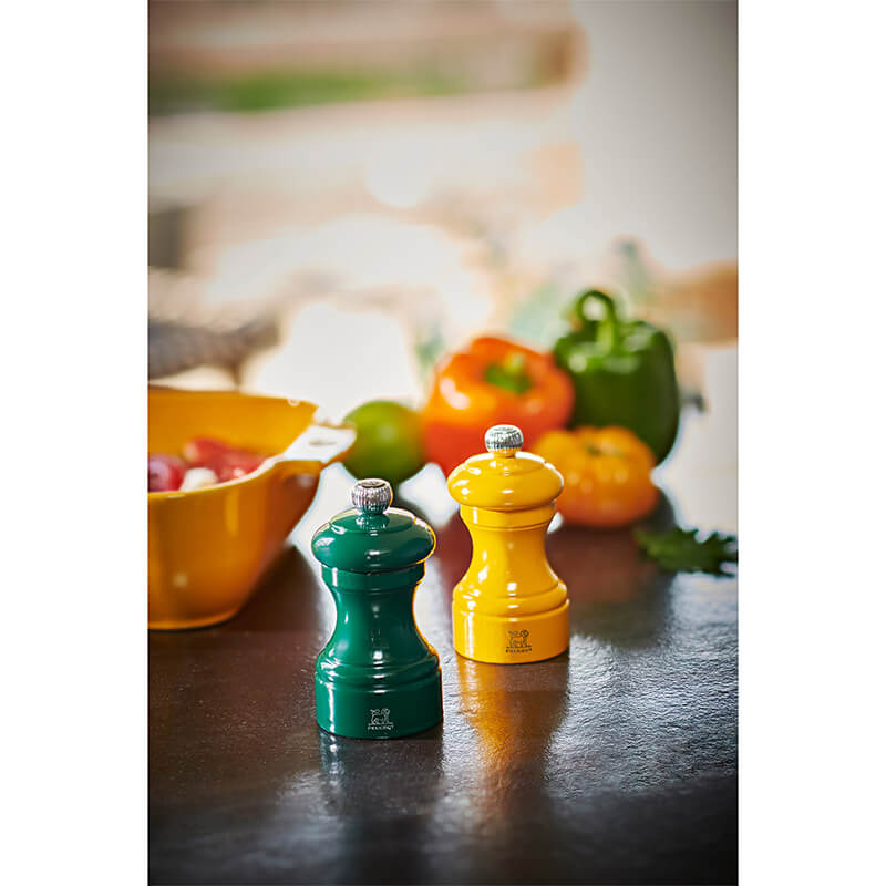 Peugeot Bistro manuelle Pfeffermühle aus Holz, lackiert dunkelgrün, 10 cm weitere Ansicht Peugeot Bistro manuelle Pfeffermühle aus Holz, lackiert dunkelgrün, 10 cm