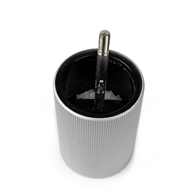 Peugeot Line Aluminium manuelle Salzmühle aus Alu & natürlichen Holz, 18 cm weitere Ansicht Peugeot Line Aluminium manuelle Salzmühle aus Alu & natürlichen Holz, 18 cm