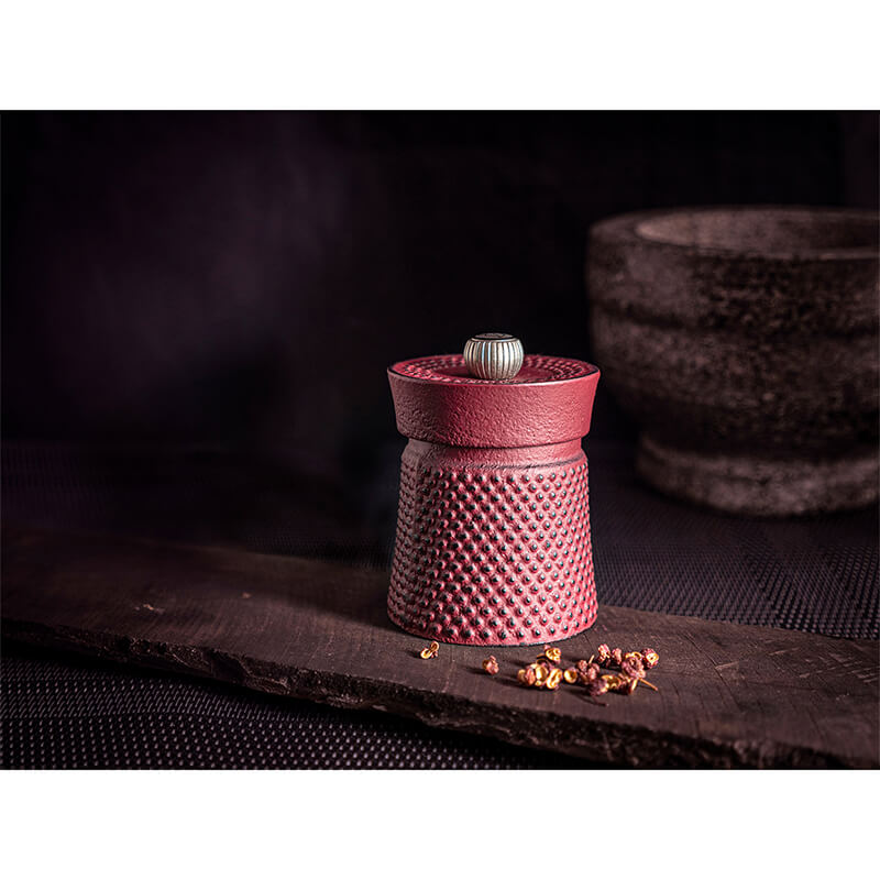 Peugeot Bali Fonte manuelle Pfeffermühle aus Gusseisen rot, 8 cm weitere Ansicht Peugeot Bali Fonte manuelle Pfeffermühle aus Gusseisen rot, 8 cm