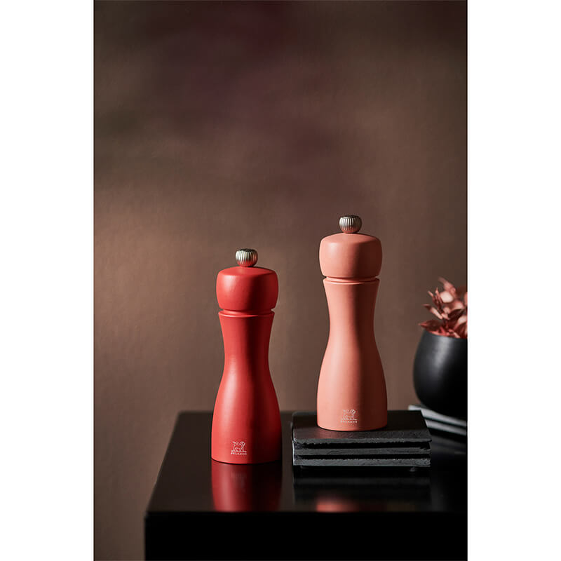 Peugeot Tahiti Duo manuelle Pfeffer- & Salzmühle aus Holz, Feuer - ziegelsteinrot & aprikose, 15 cm weitere Ansicht Peugeot Tahiti Duo manuelle Pfeffer- & Salzmühle aus Holz, Feuer - ziegelsteinrot & aprikose, 15 cm