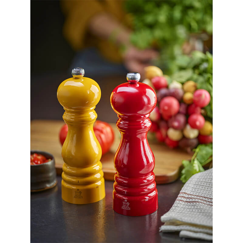 Peugeot Paris manuelle Pfeffermühle aus Holz mit u'Select-System safrangelb, 18 cm weitere Ansicht Peugeot Paris manuelle Pfeffermühle aus Holz mit u'Select-System safrangelb, 18 cm