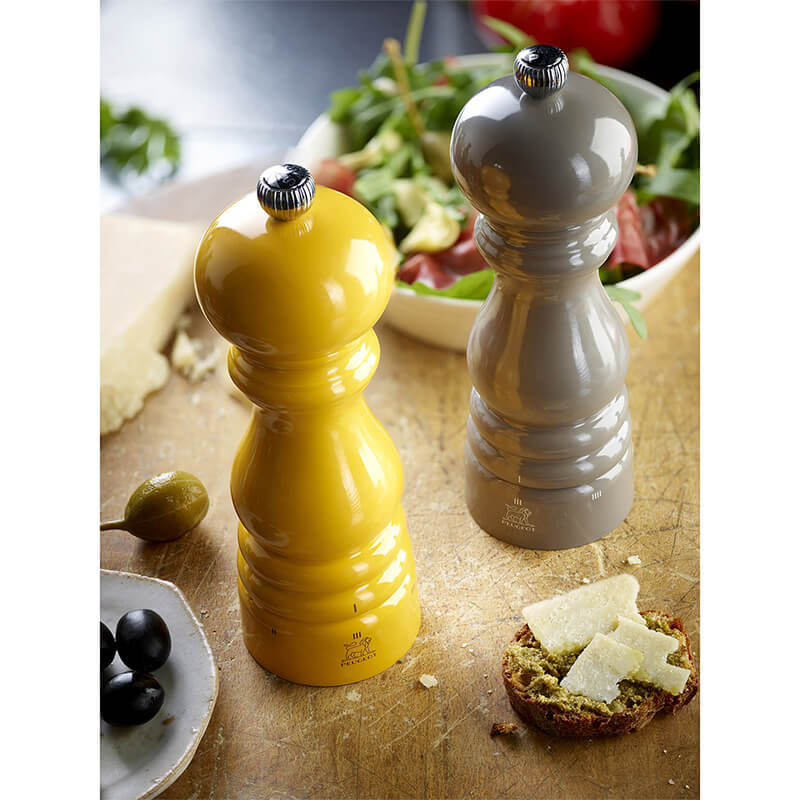 Peugeot Paris manuelle Pfeffermühle aus Holz mit u'Select-System taupegrau, 18 cm weitere Ansicht Peugeot Paris manuelle Pfeffermühle aus Holz mit u'Select-System taupegrau, 18 cm