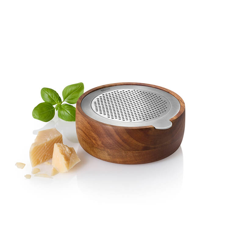AdHoc Feinreibe CutnServe mit Auffangbehälter aus Edelstahl & Akazienholz, Ø 13,3 cm weitere Ansicht AdHoc Feinreibe CutnServe mit Auffangbehälter aus Edelstahl & Akazienholz, Ø 13,3 cm