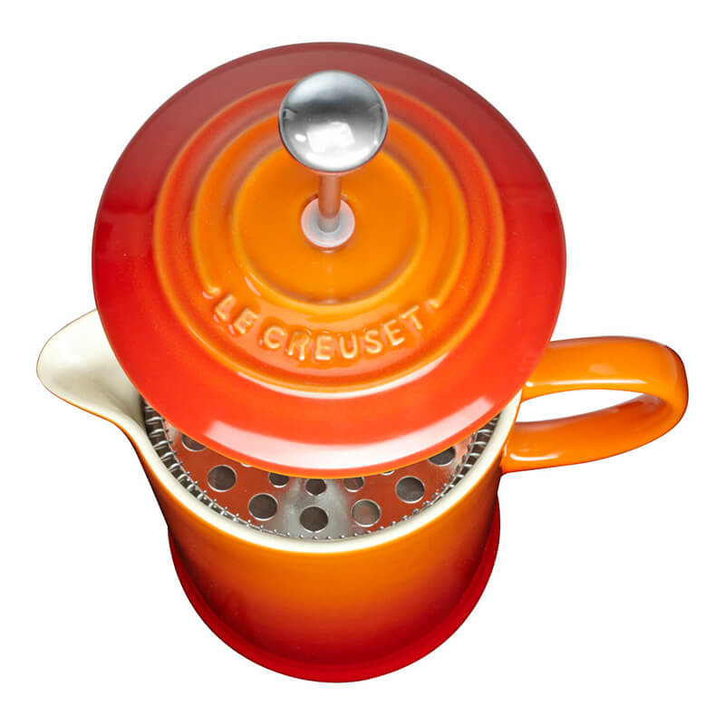 Le Creuset Kaffee-Bereiter aus Steinzeug 0,8 Liter ofenrot, weitere Ansicht Le Creuset Kaffee-Bereiter aus Steinzeug 0,8 Liter ofenrot,