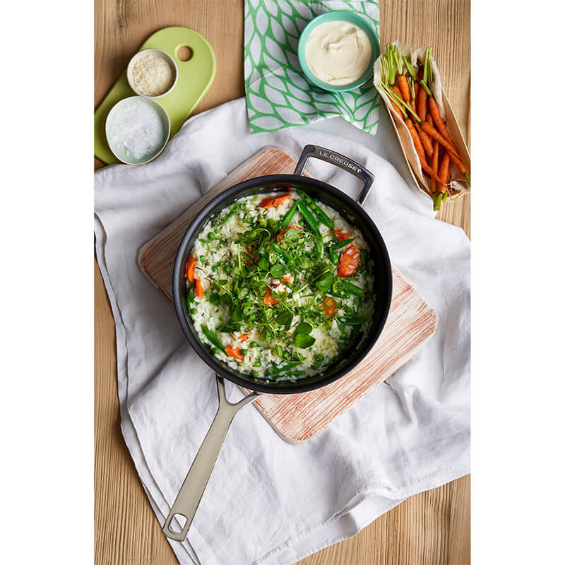 Le Creuset 3-ply Sautépfanne Antihaft mit Deckel, Ø 24 cm weitere Ansicht Le Creuset 3-ply Sautépfanne Antihaft mit Deckel, Ø 24 cm