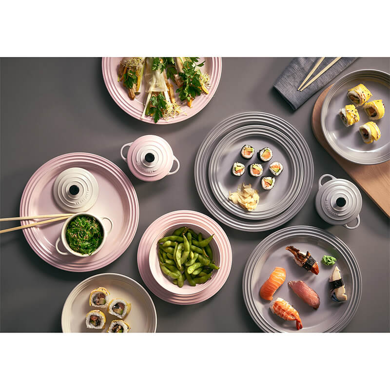 Le Creuset Mini Cocotte shell pink weitere Ansicht Le Creuset Mini Cocotte shell pink