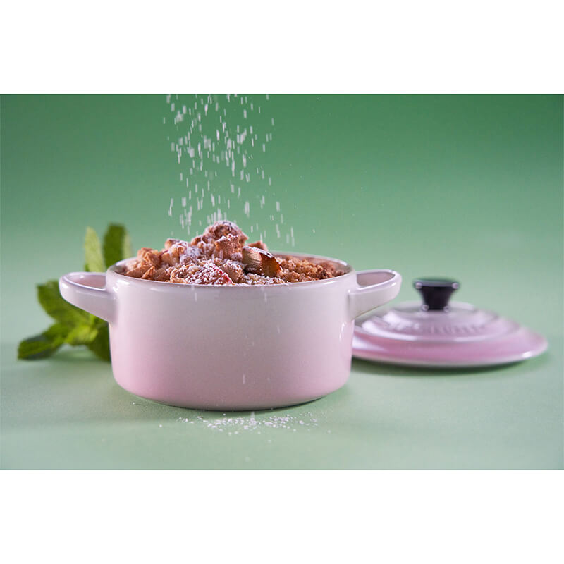 Le Creuset Mini Cocotte shell pink weitere Ansicht Le Creuset Mini Cocotte shell pink