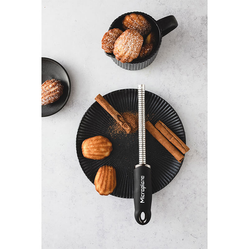 Microplane Premium Gewürzreibe Classic, schwarz weitere Ansicht Microplane Premium Gewürzreibe Classic, schwarz