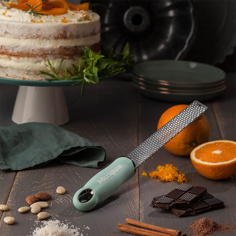 Microplane Premium Zester / Reibe retro grün weitere Ansicht Microplane Premium Zester / Reibe retro grün