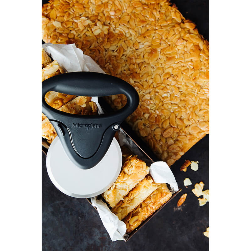 Microplane Pizza Schneider mit herausnehmbarer Klinge, schwarz