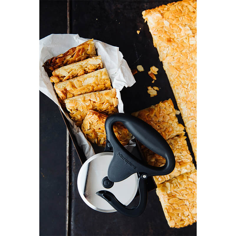 Microplane Pizza Schneider mit herausnehmbarer Klinge, schwarz