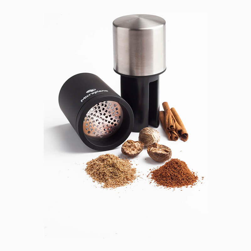 Microplane Gewürzmühle 2 in 1 aus Edelstahl weitere Ansicht Microplane Gewürzmühle 2 in 1 aus Edelstahl