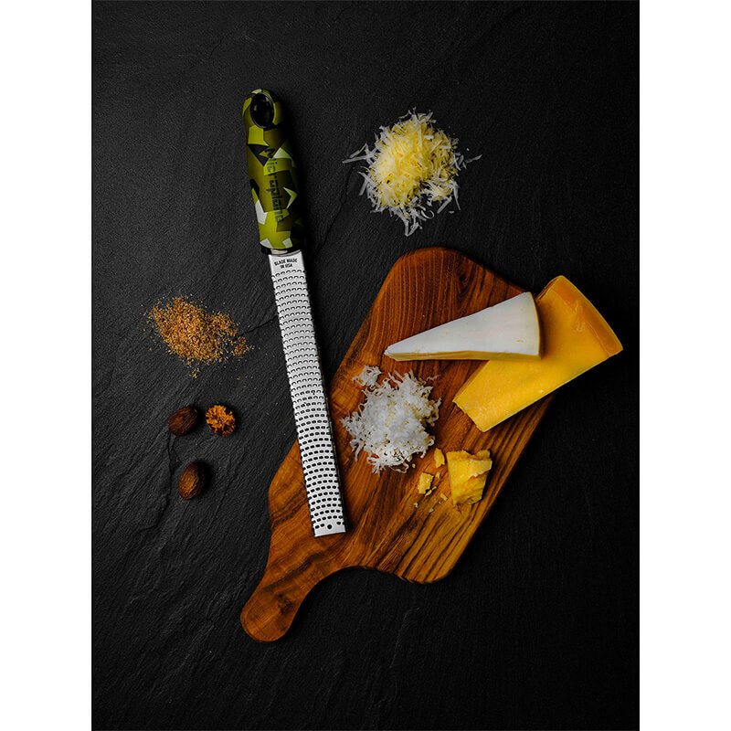 Microplane Premium Funky Zester / Reibe Limited Edition, Camouflage weitere Ansicht Microplane Premium Funky Zester / Reibe Limited Edition, Camouflage