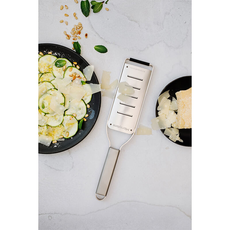 Microplane New Professional Reibe, große Raspel weitere Ansicht Microplane New Professional Reibe, große Raspel