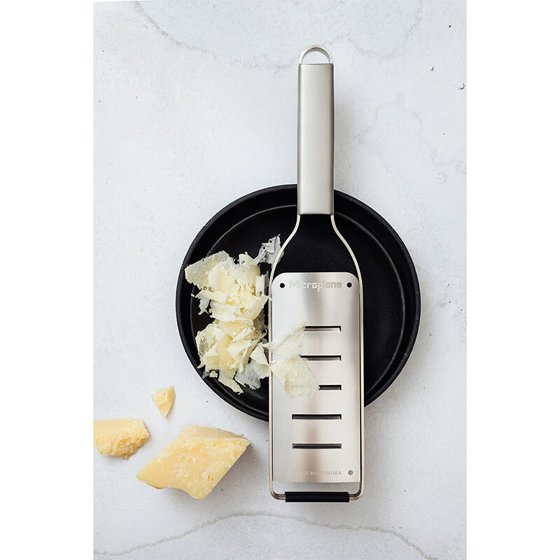 Microplane New Professional Reibe, große Raspel weitere Ansicht Microplane New Professional Reibe, große Raspel