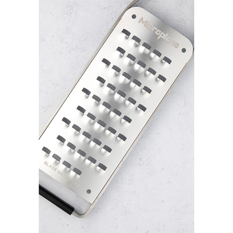 Microplane New Professional Reibe, sehr grob weitere Ansicht Microplane New Professional Reibe, sehr grob