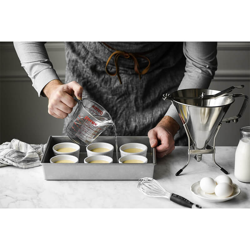 De Buyer Fondanttrichter Kwik Pro Edelstahl mit Standfuss 1,9l weitere Ansicht De Buyer Fondanttrichter Kwik Pro Edelstahl mit Standfuss 1,9l