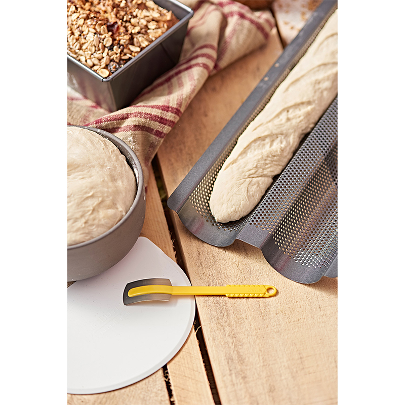 De Buyer Baguette Backblech doppelt, perforiert weitere Ansicht De Buyer Baguette Backblech doppelt, perforiert