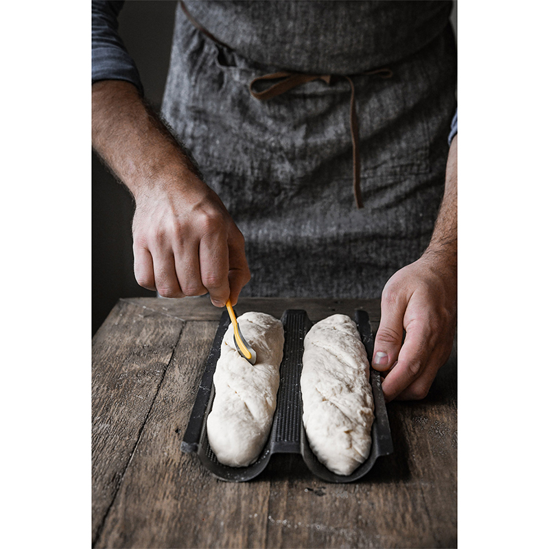 De Buyer Baguette Backblech doppelt, perforiert weitere Ansicht De Buyer Baguette Backblech doppelt, perforiert
