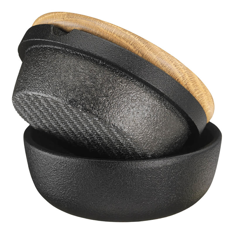 Skeppshult L Swing Kräutermühle mit Eiche Deckel, Ø 8,5 cm weitere Ansicht Skeppshult L Swing Kräutermühle mit Eiche Deckel, Ø 8,5 cm