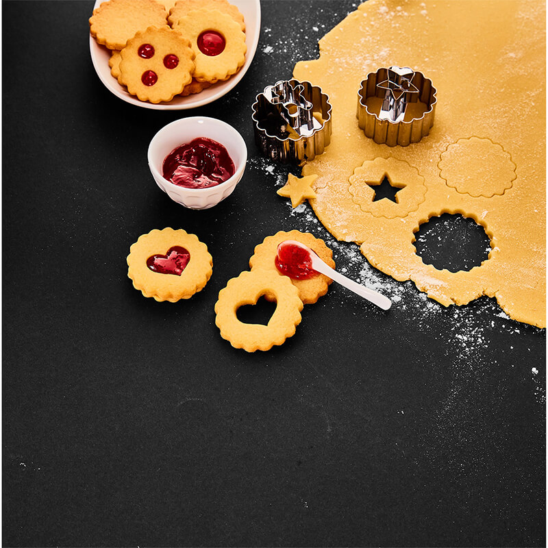 Ausstechform Linzer Tanne doppelseitig nutzbar mit Banderole 5 cm von Birkmann weitere Ansicht Ausstechform Linzer Tanne doppelseitig nutzbar mit Banderole 5 cm von Birkmann