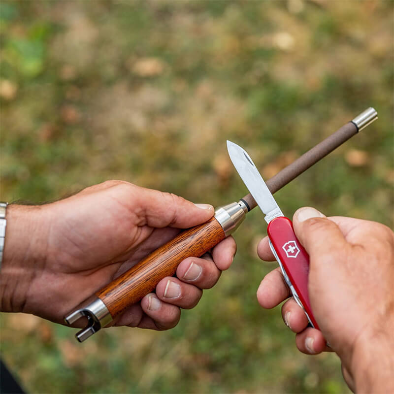 XADR One - handlicher Messerschleifer mit Keramik Ø 20 mm, Griff Mahagoni weitere Ansicht XADR One - handlicher Messerschleifer mit Keramik Ø 20 mm, Griff Mahagoni