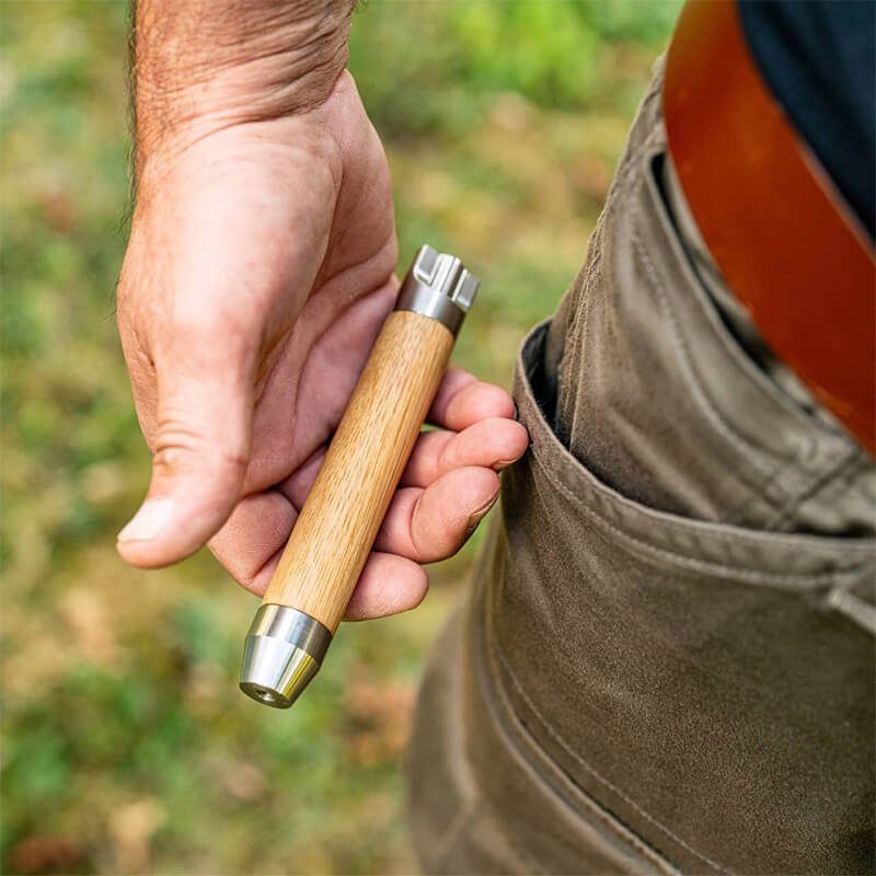 XADR One - handlicher Messerschleifer mit Keramik Ø 20 mm, Griff Eiche weitere Ansicht XADR One - handlicher Messerschleifer mit Keramik Ø 20 mm, Griff Eiche