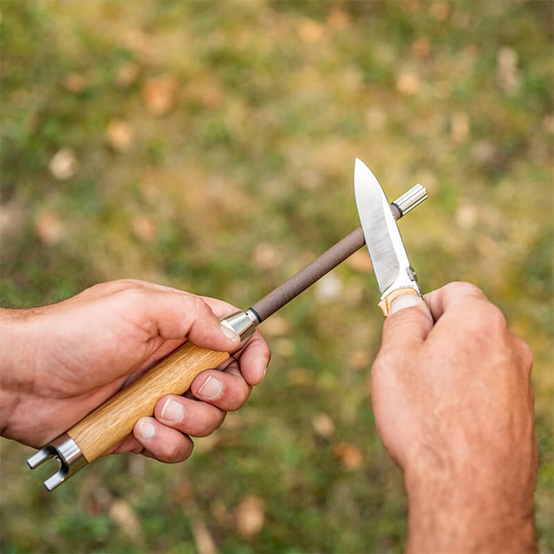 XADR One - handlicher Messerschleifer mit Keramik Ø 20 mm, Griff Eiche weitere Ansicht XADR One - handlicher Messerschleifer mit Keramik Ø 20 mm, Griff Eiche